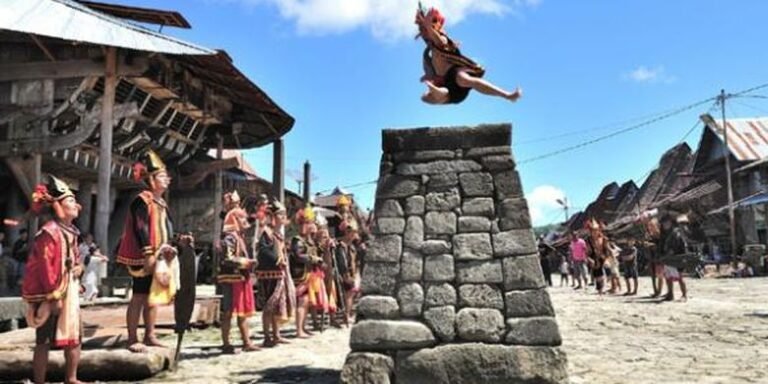 1108074nias 3780x390 1 768x384