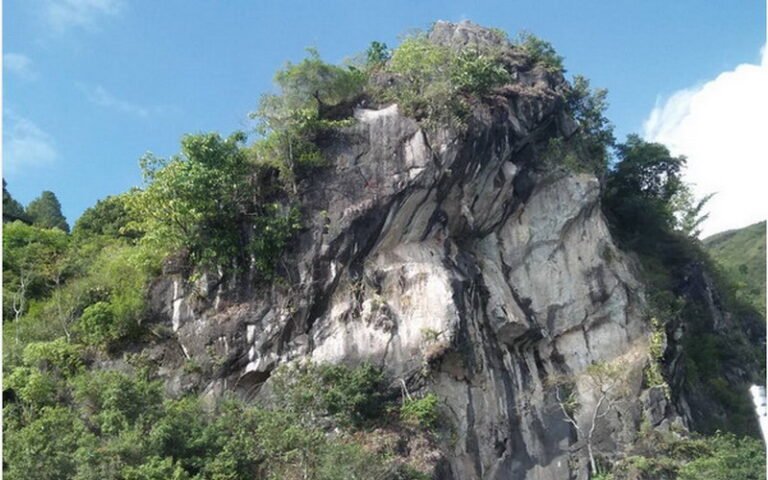 batu gantung di parapat dan kisah sedih gadis cantik yang hilang tb0b4TPoh1 768x480