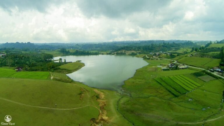 danau sidihoni toba samosir 809x455 1 768x432