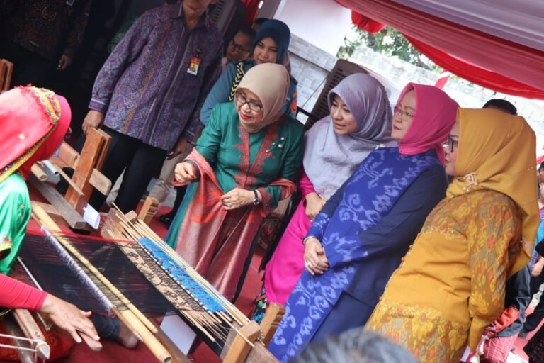 QOMScyrwG66oKFfhQyWEt8rgJgHiy5iTI3K2FEoz 768x512