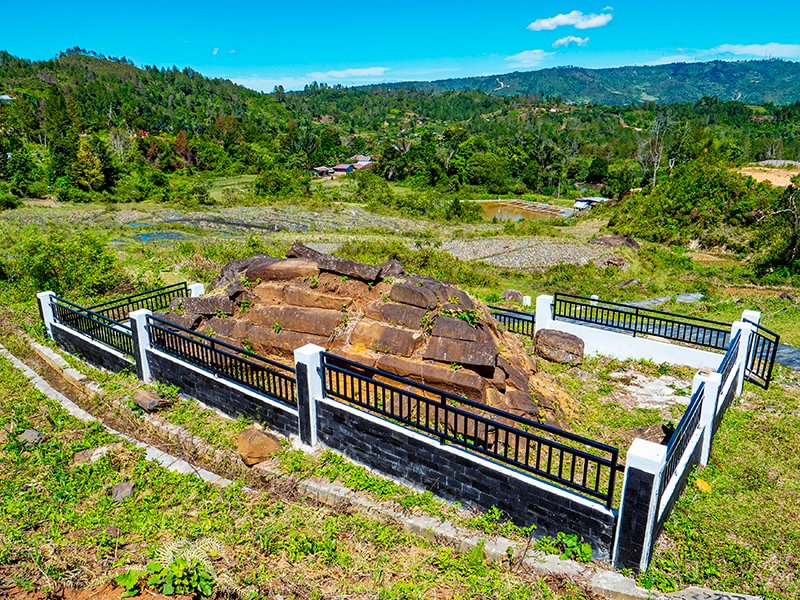 Geosite Balige – Liang Sipege – Batu Basiha – Meat - ONETOBA