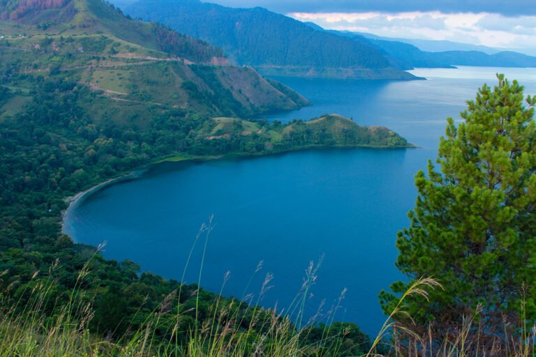 Bukit Singgolom1 768x512