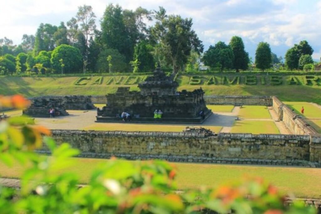 candi gunung sambisari  1024x682