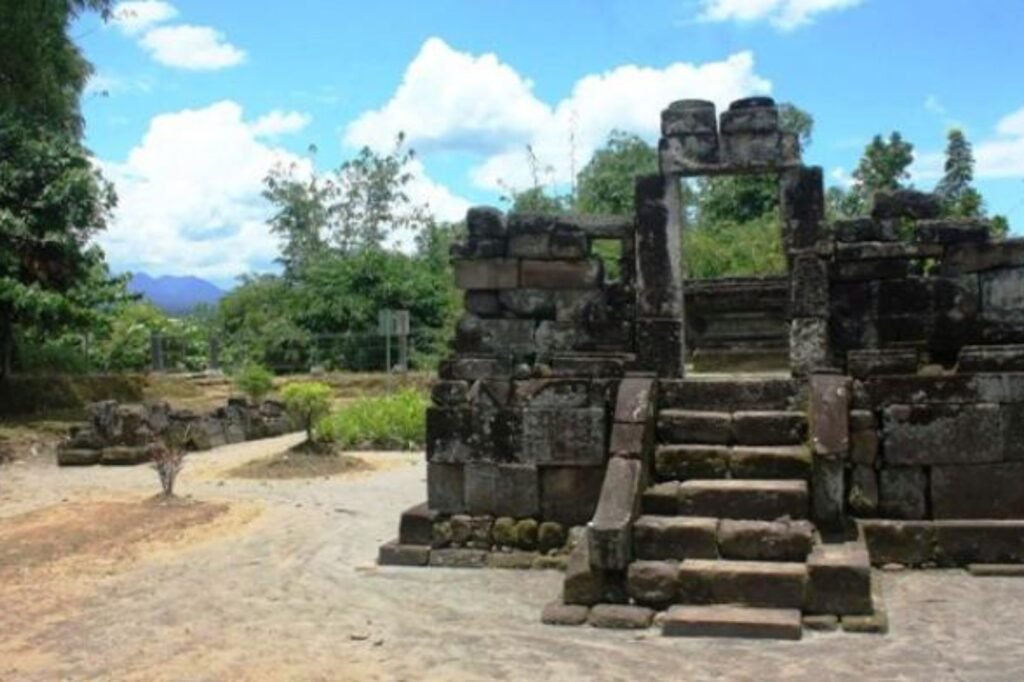 candi gunung wukir 1 1024x682