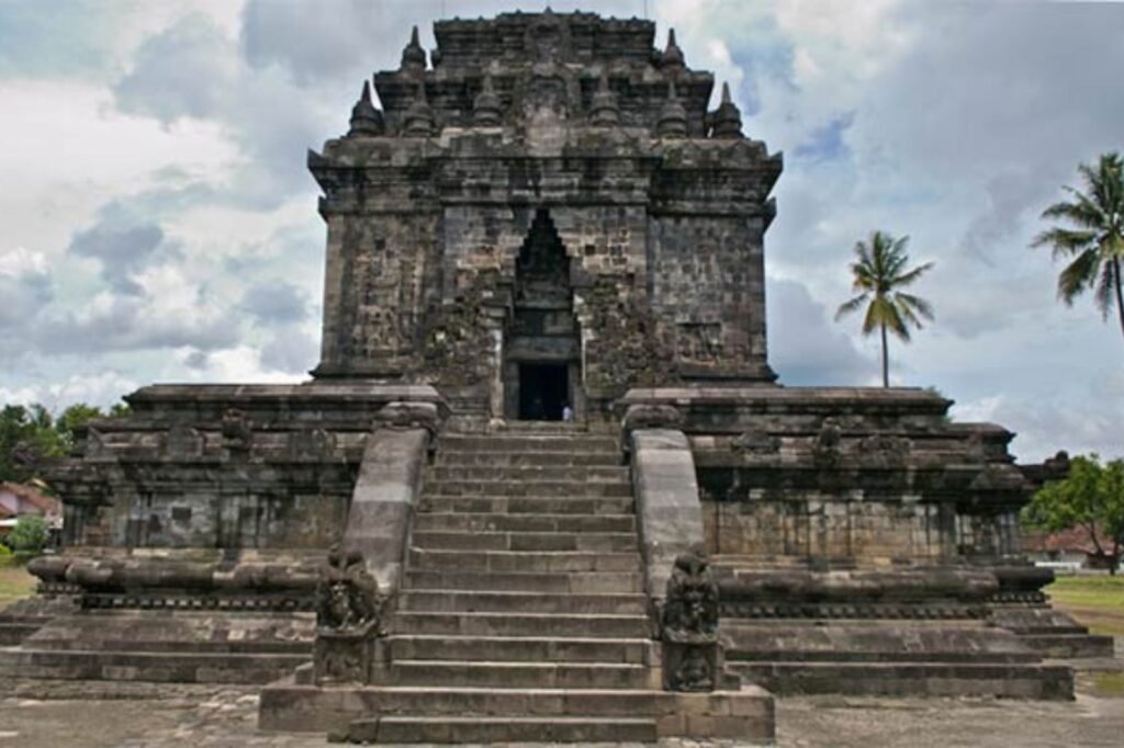 candi mendut 1 1024x682