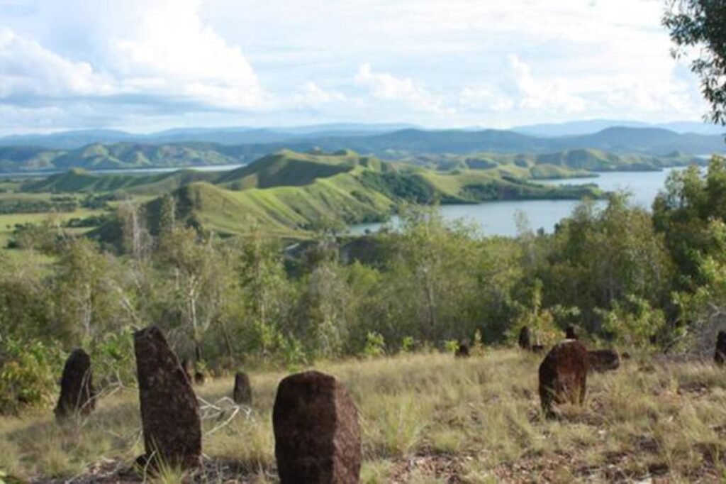 megalitik tutuari papua 5 1024x682