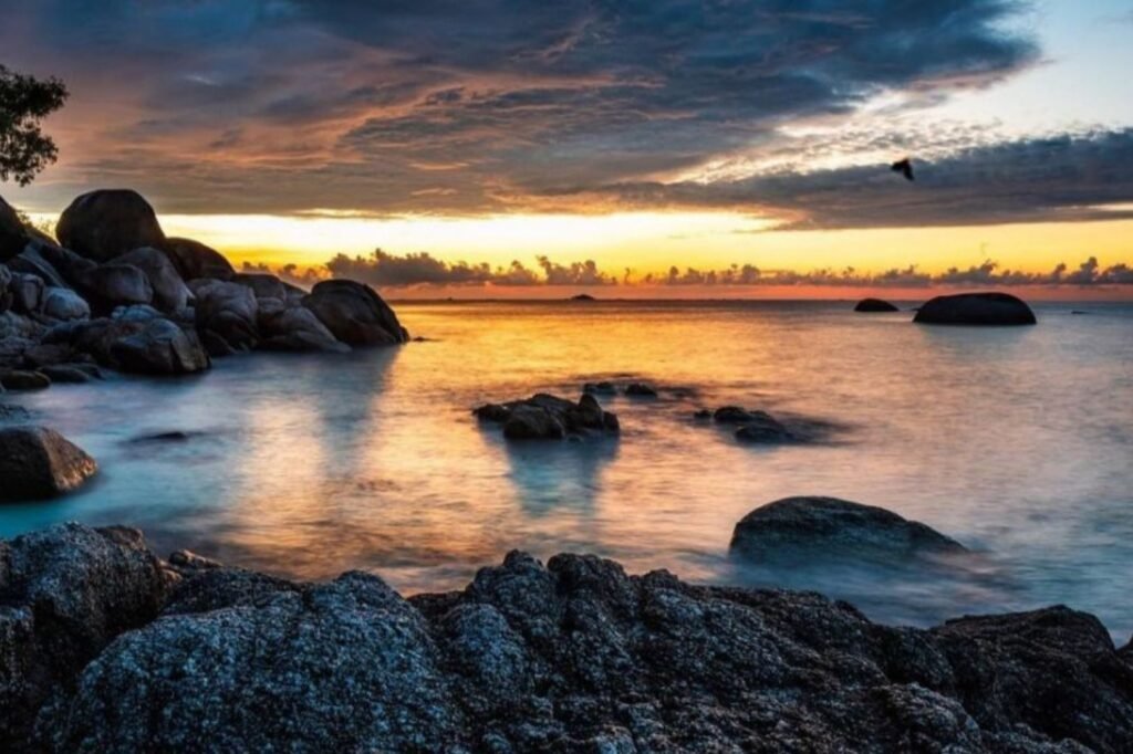 pantai tanjung tinggi 2 1024x682