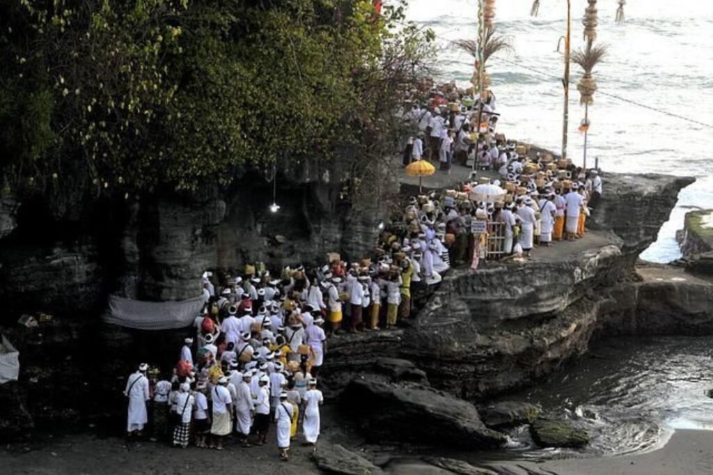 wisata tanah lot bali 1 1024x682