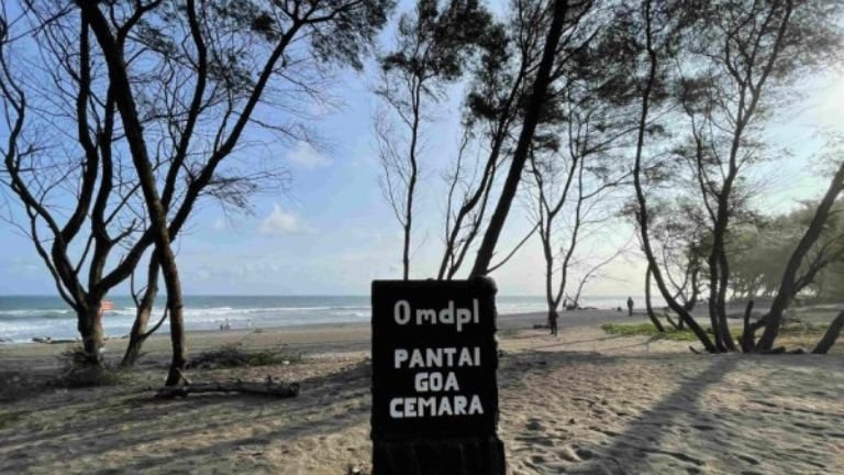 Pantai Goa Cemara One Toba4