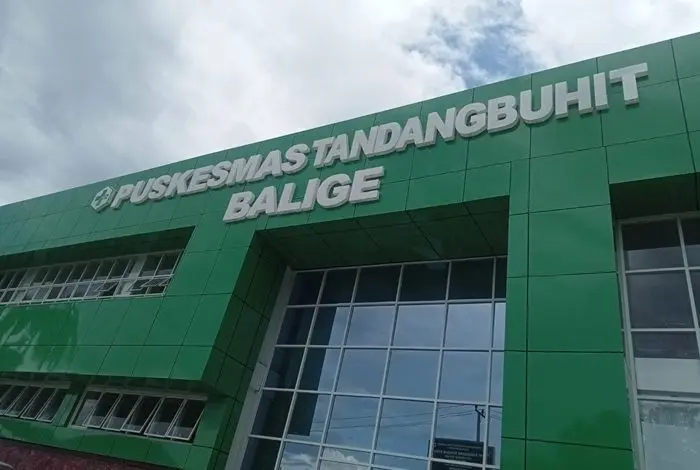baru beberapa bulan ditempati puskesmas di balige tergenang air saat hujan 2025 04 15 20 48 01 1033