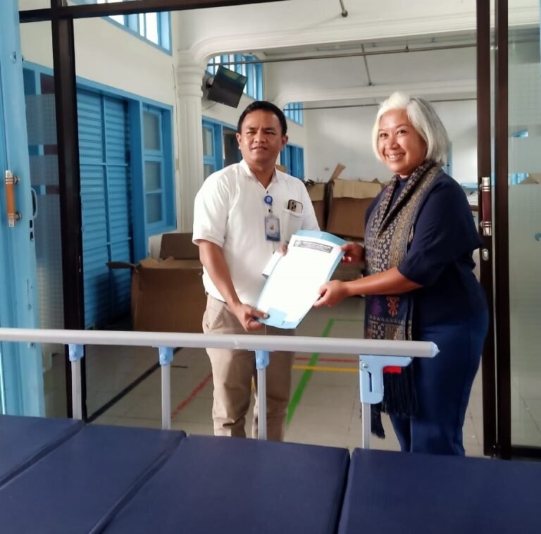 sahabat hkbp menyumbangkan tempat tidur 768x758