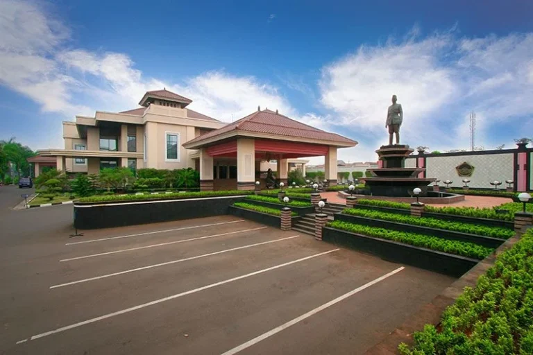 balai sudirman 800x533 c 768x512