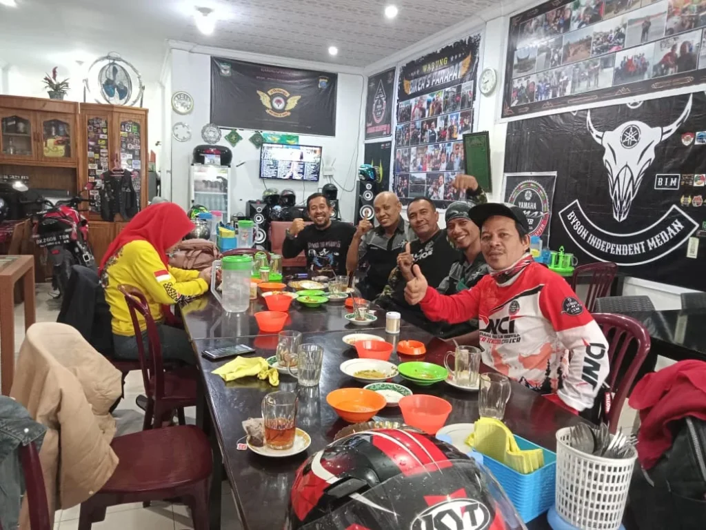 mampir ke 2 kali di warung bikers parapat 1024x768