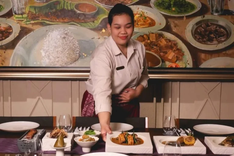 mengenal lapo porsea scbd sajikan menu tradisional dengan konsep restoran premium 064832 768x512