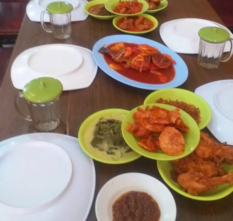 rumah makan islam murni 768x729