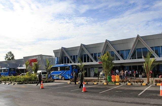 sambut ibu negara pengamanan bandara silangit diperketat m 205014 640x421 1