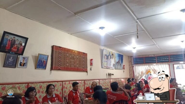 istana babi panggang di parapat2 768x432