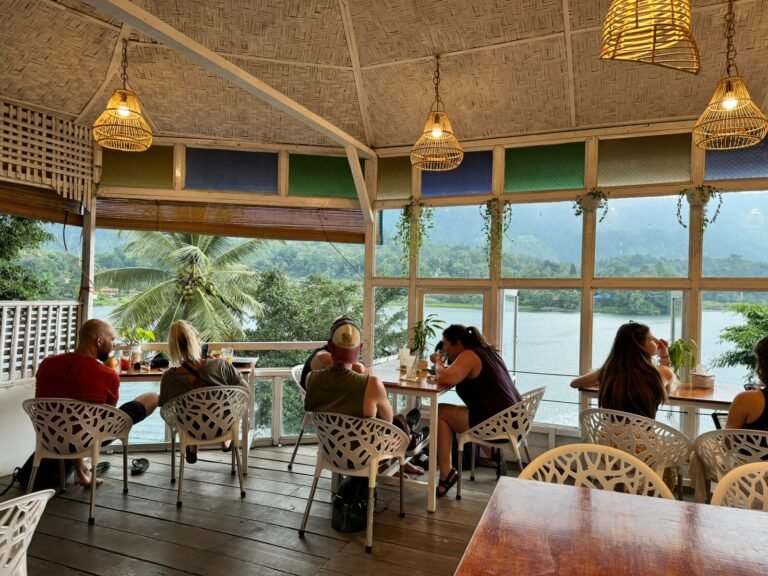 hub tata cafe guesthouse4 768x576
