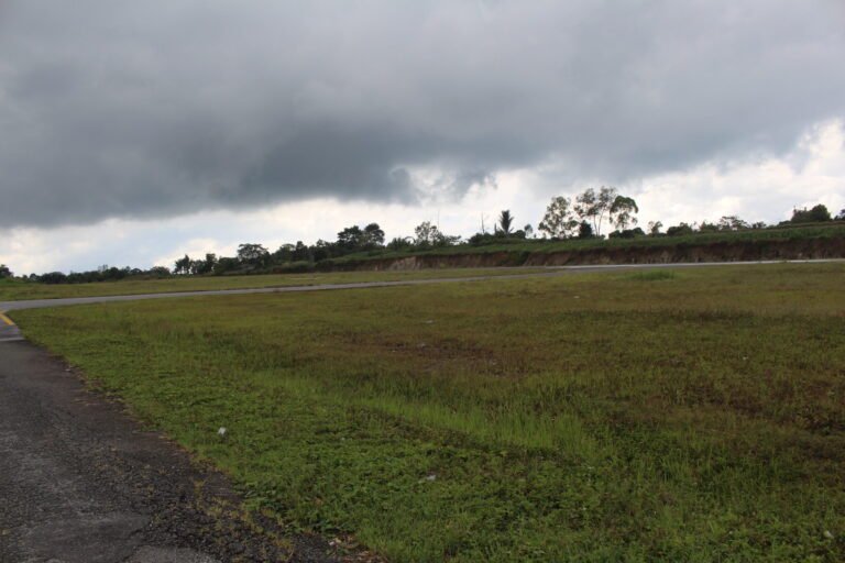 lapangan bandara sibisa scaled 768x512