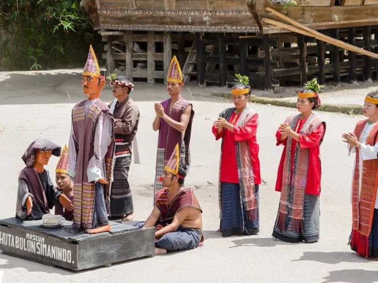 tari sigale gale boneka tradisional penuh makna dari samosir 1 768x576